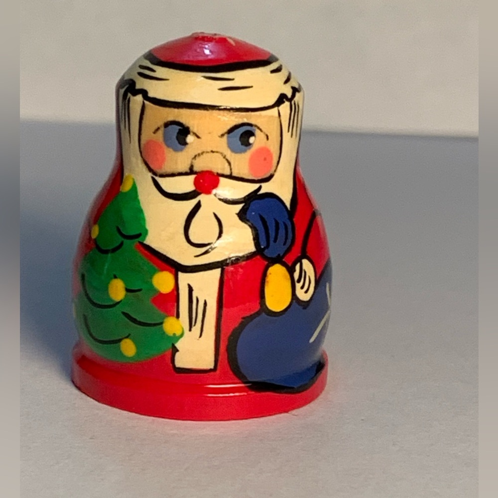 New vintage Saint Nicholas Santa thimble (shaped)